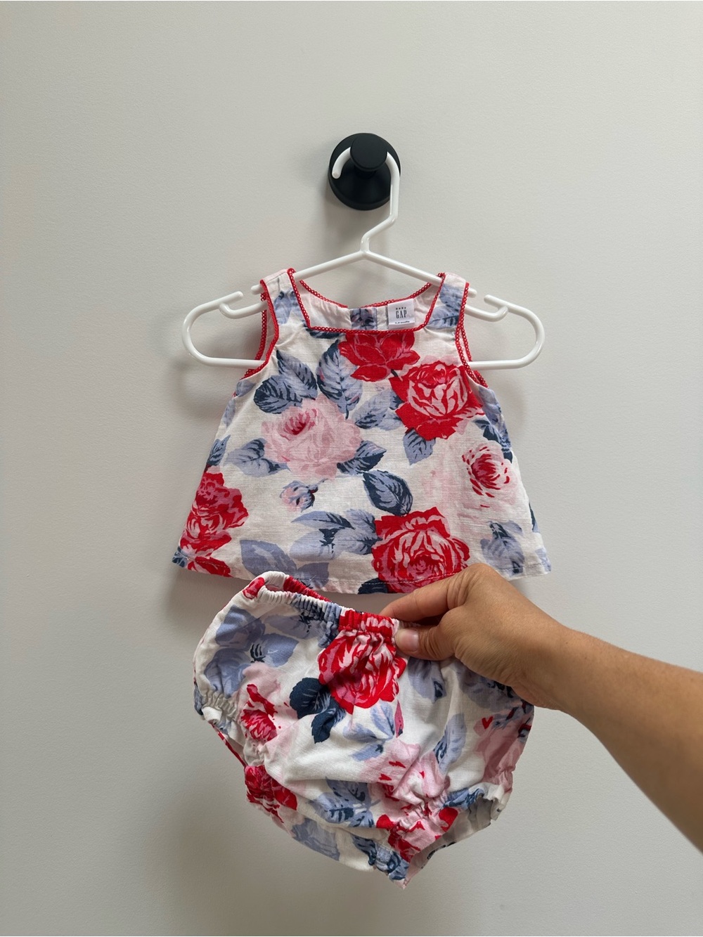 GAP Floral Top & Bloomers 2 piece set - Red, Pink, Blue - baby 0-3 months